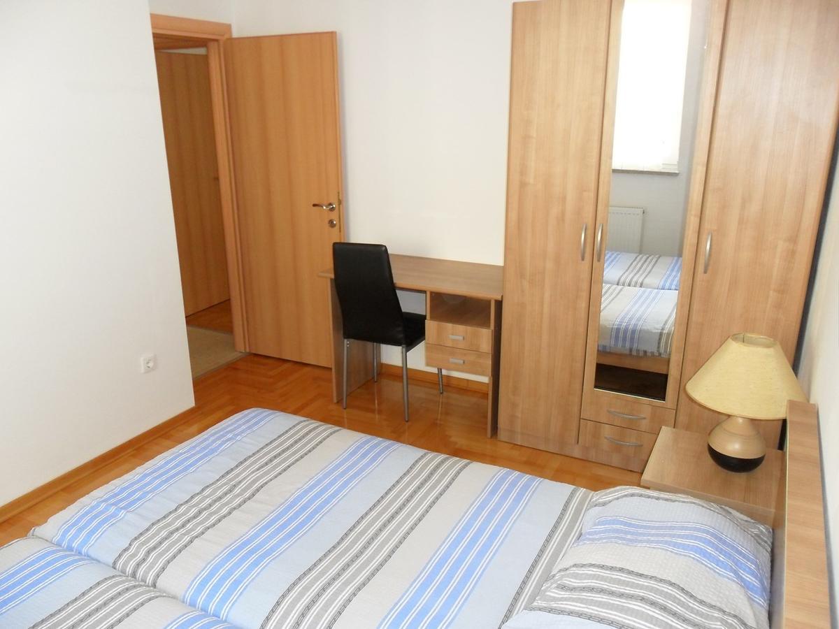 Vile Park Apartment Пула Екстер'єр фото